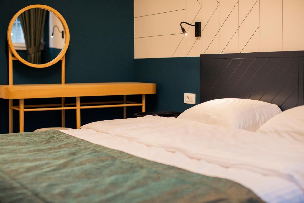 Benelux Hotel ペーチ エクステリア 写真