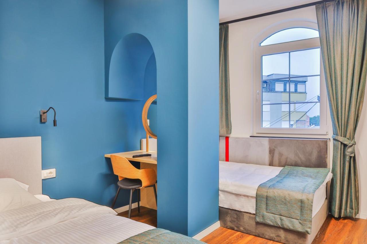 Benelux Hotel ペーチ エクステリア 写真